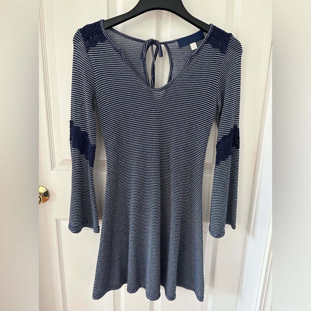 Francesca's Knit Navy Long-Sleeved Dress